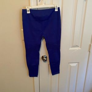 Fabletics Seamless 7/8 leggings NWT size L